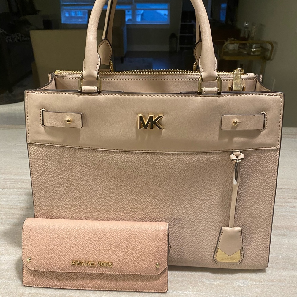 Michael Kors Satchel and Wallet - Soft Pink